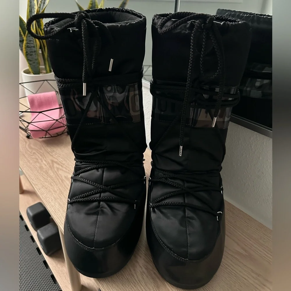 Moon Boots - Black Icon Glance Unisex Boots Size EU 39 - EU 41 (fits US 8- 9.5) - Picture 5 of 12